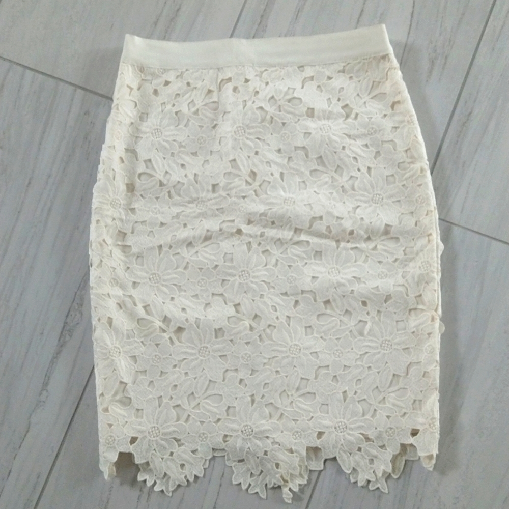Eyelet pencil skirt